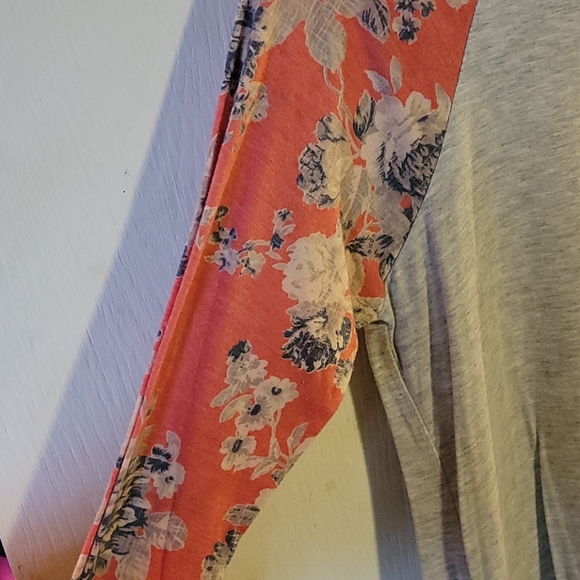 Womens size L top - Picture 3 of 4